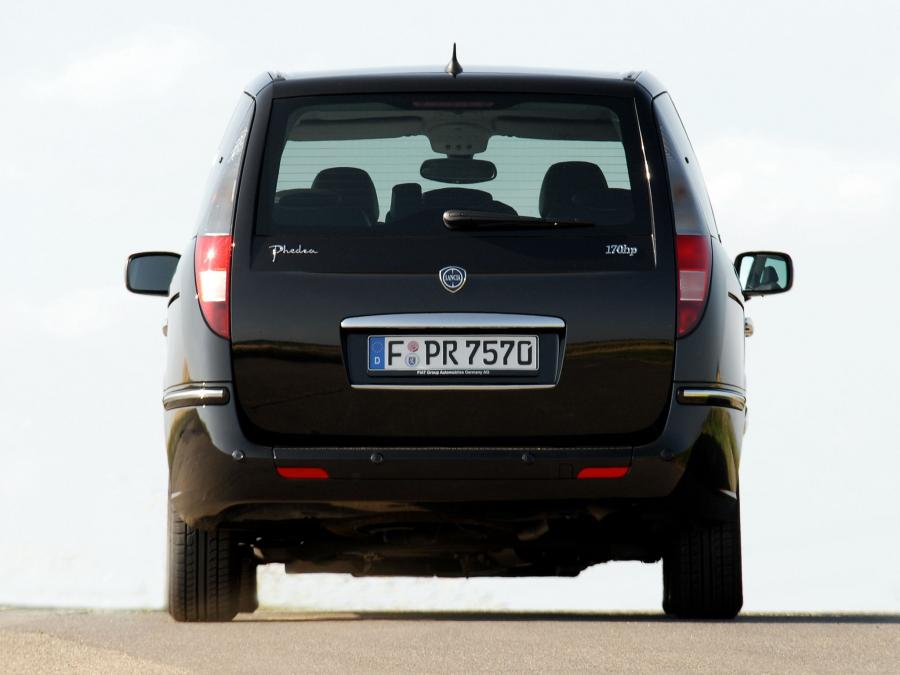  Lancia Phedra 2008 года  (фото 6 из 16)